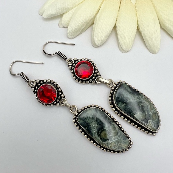 STAR GALAXY/GARNET EARRINGS - Picture 11 of 11